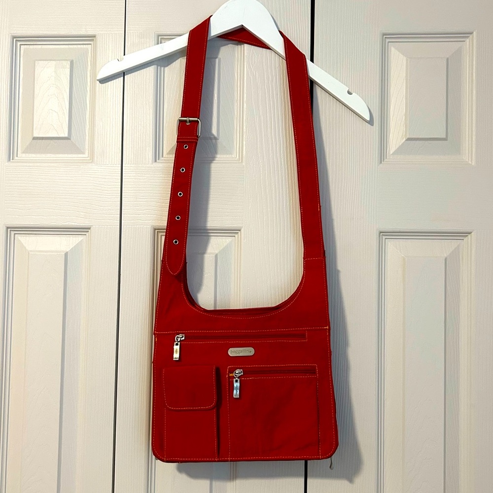 Baggallini Burnt Orange Crossbody Purse Adjustable Strap Travel Multiple Pockets